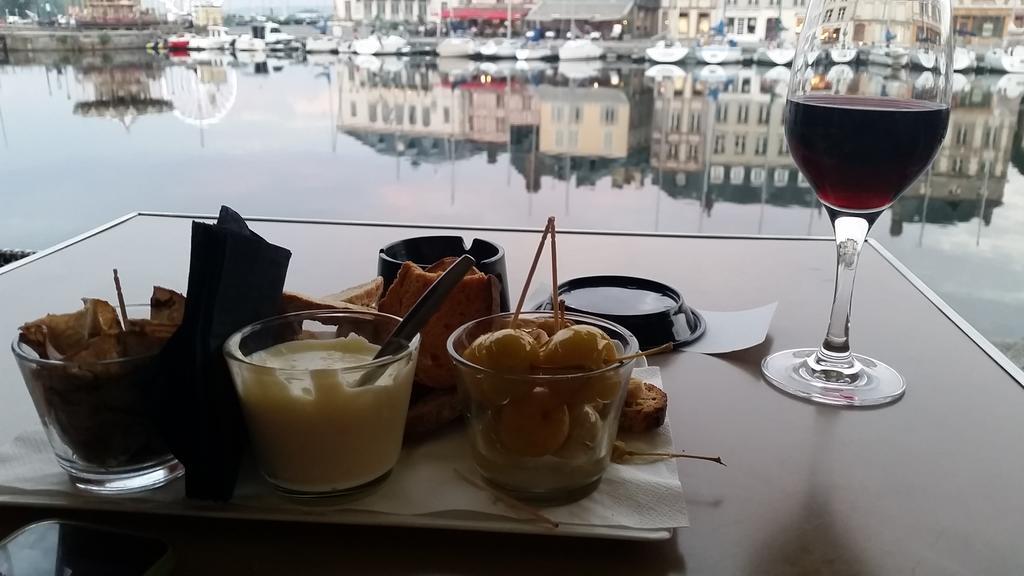 Honfleur Location Apartment Luaran gambar